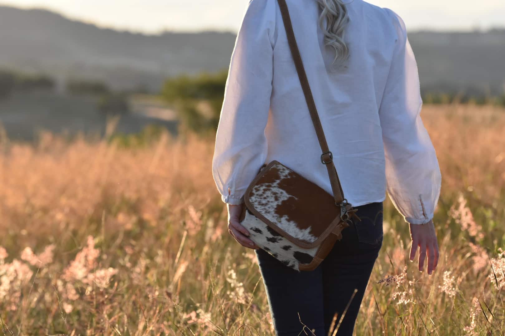 Cowhide Leather Bag With Zip + Long Strap | 6657 – Whatever Mudgee